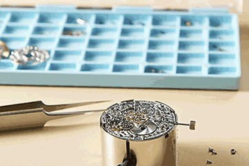 哈尔滨劳力士腕表官方售后洗油