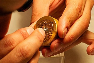 哈尔滨劳力士机械表为什么走快